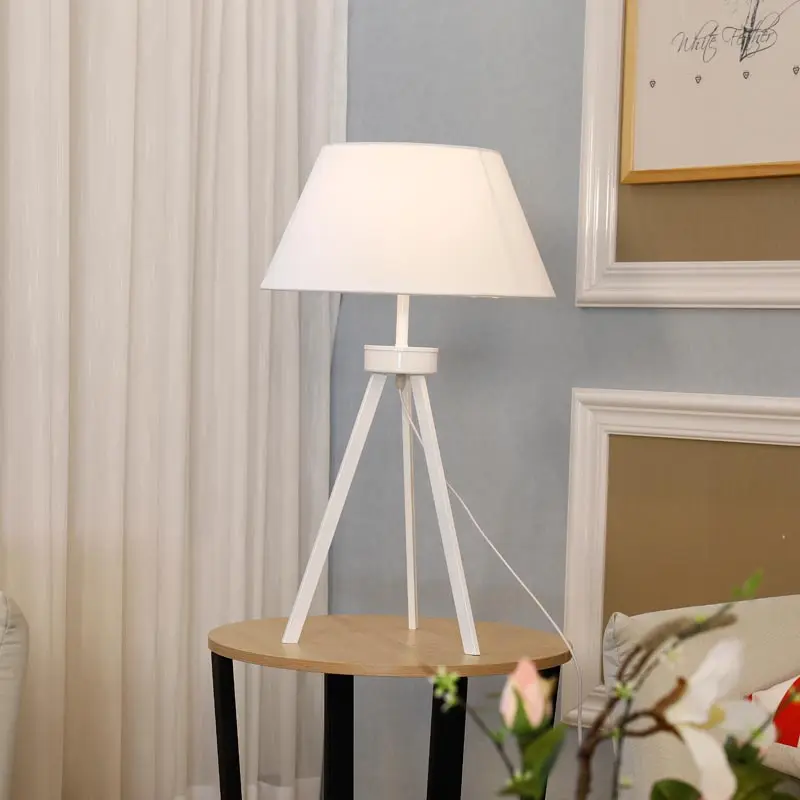 

Modern Tripod Table Lamp For Living Room Bedroom Bedside Desk Light Fixtrues White Fabric Lampshade Decor Home Lighting E27