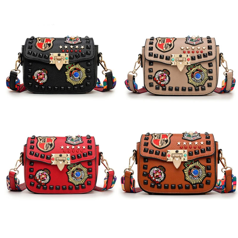 Женская сумка через плечо Wobag стильная с заклепками в стиле хип хоп модная