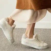 Women's Winter Shoes 2018 Korean Style Casual Lace Up Flat Sneakers Women Shoes Winter Snow Shoe Warm Plush Woman Sneakers