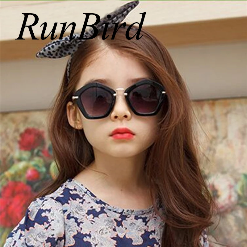 Kids Sunglasses Children Boys Girls Plastic Frame Rivet Colorful Goggles SHADES Eyewear UV400 R545
