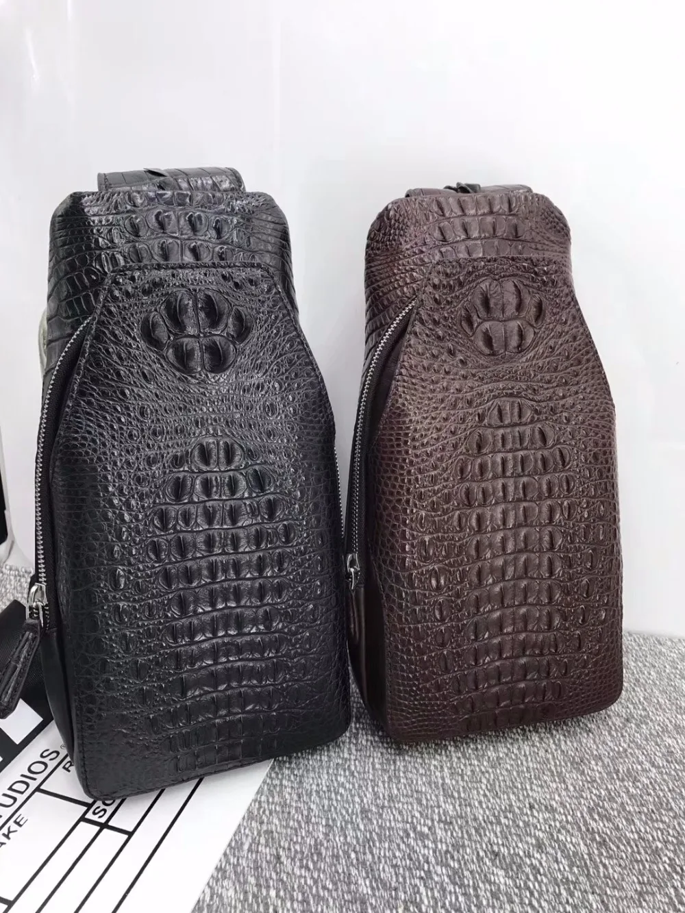 

Fashion Designer 100% Genuine Alligator Skin Men's Cool Chest Bag Messenger Bag Exotic Crocodile Leather Male Cross Shoulder Bag