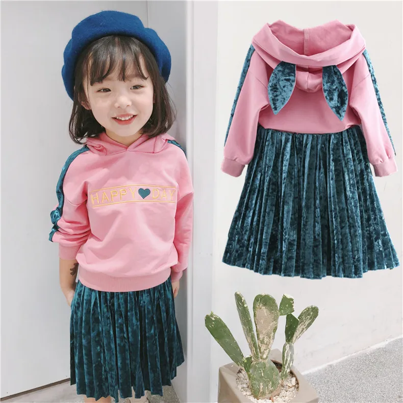 

Girls Sets Autumn Children 2pcs Suits 2018 Fashion Cartoon Hooded Pullover+ Velvet Pleated Skirt Sets Kids Clothing