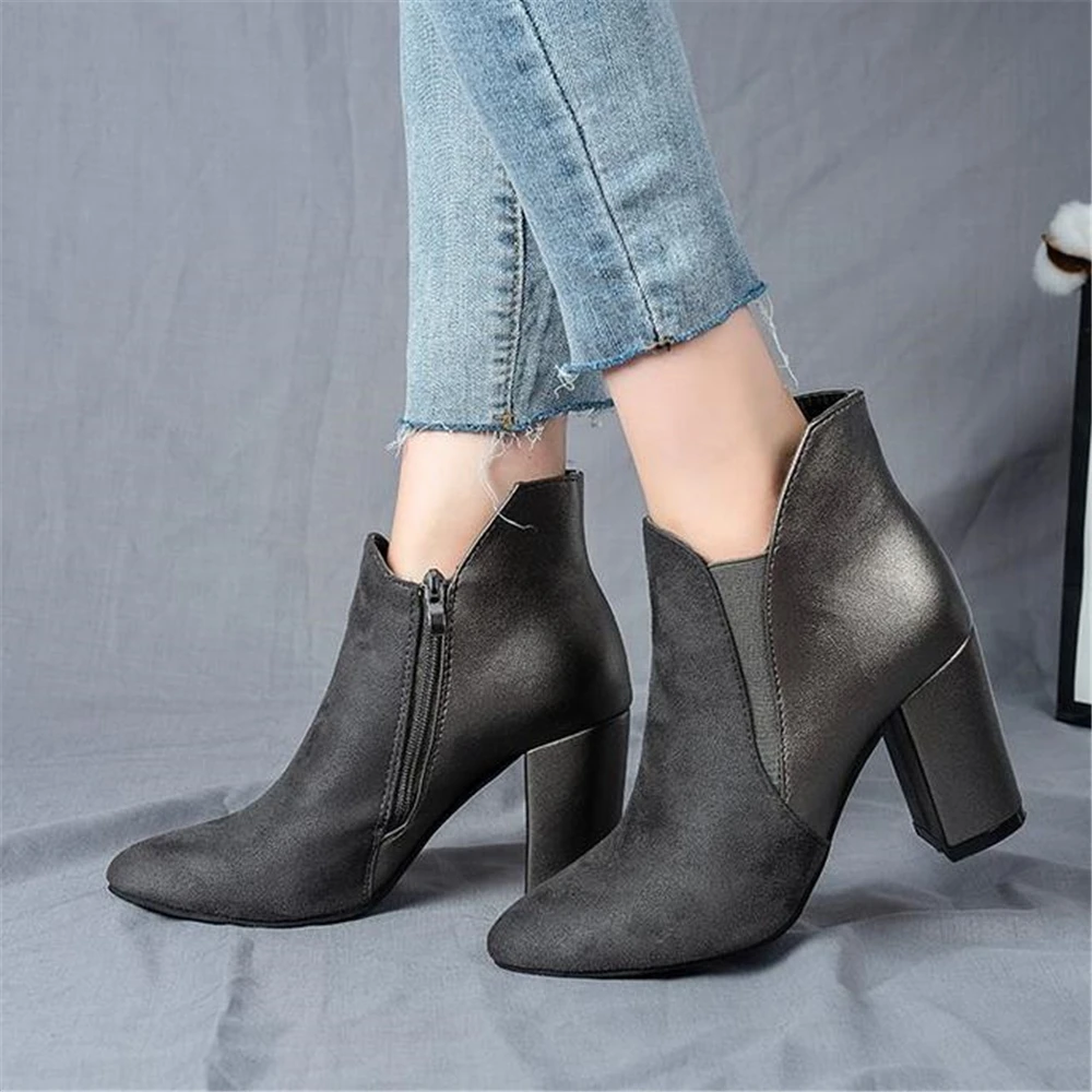 pointed heeled chelsea boots