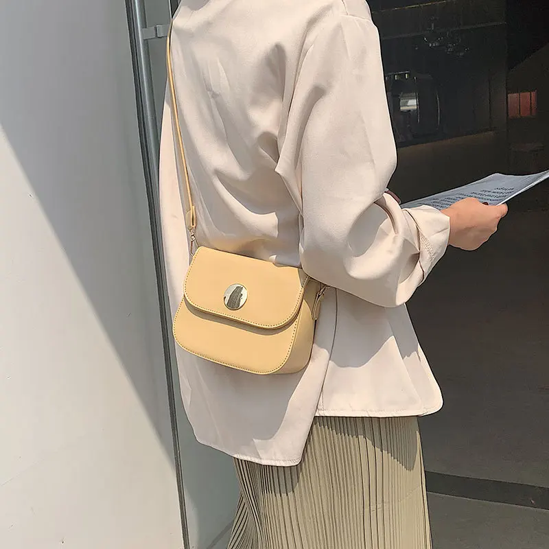 

Casual Solid Color Crossbody Bag PU Leather Flap Small Bags High Quality Saddle Bags 2019 New Stylish Female Shoulder Bags