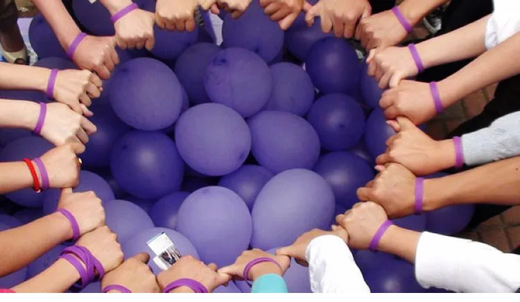 4571148290_683514744