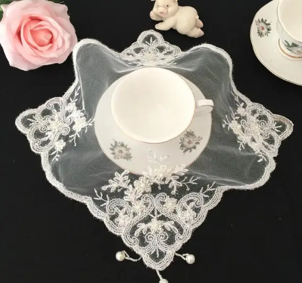 حار شبكة الترتر التطريز تحديد الموقع كأس القدح الشاي قاعدة أكواب القهوة المطبخ طاولة طعام مكان حصيرة الدانتيل المفرش الزفاف الشراب طبق سادة