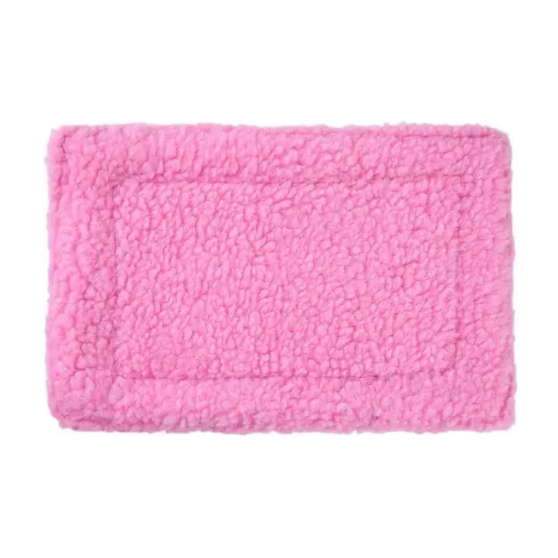 Мягкий флисовый коврик для хомяка плюшевая подушка «хомяк» коврик Ежик белка теплое одеяло морская свинка кровать спальная кровать товары для домашних животных - Цвет: Розовый