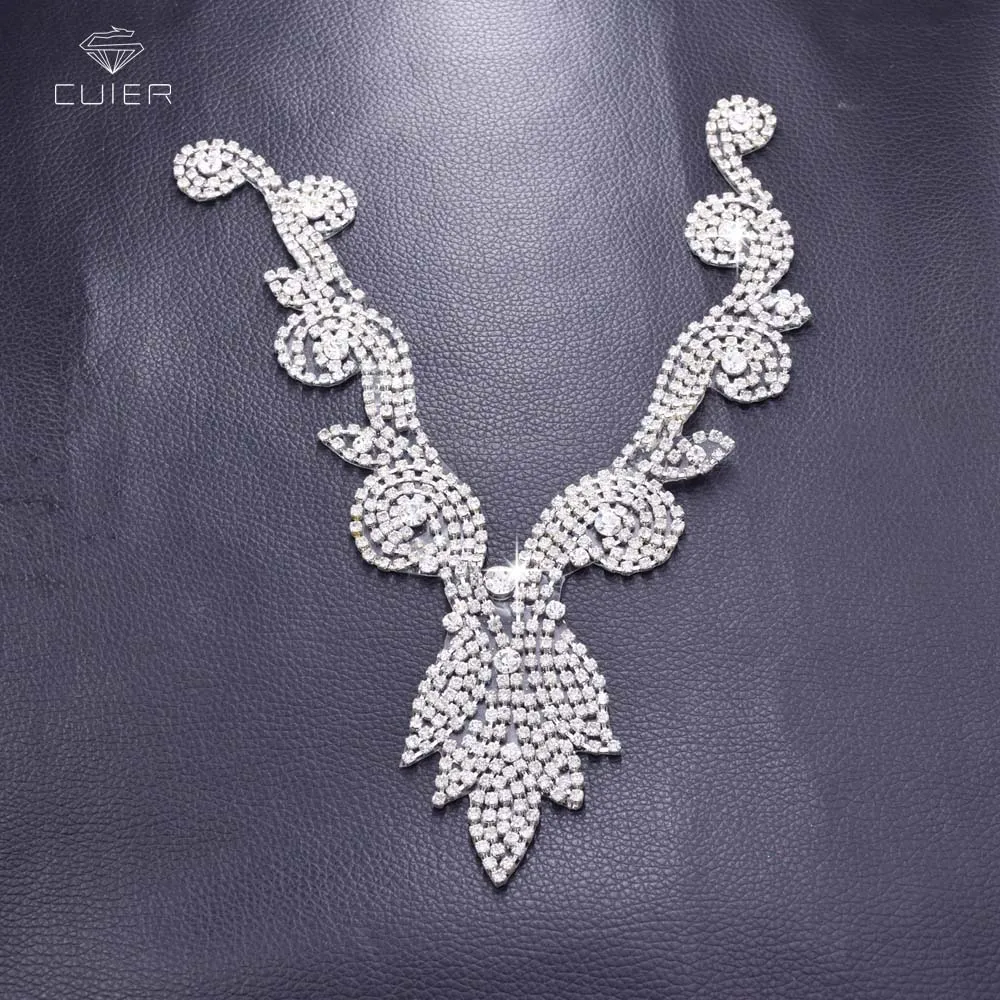 wholesale 10pcs V neck crystal rhinestones iron on neckline for