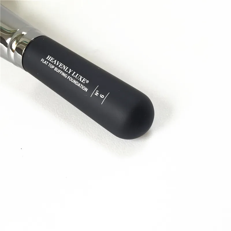 IT COSMETICS Buffing Foundation Brush #6 _