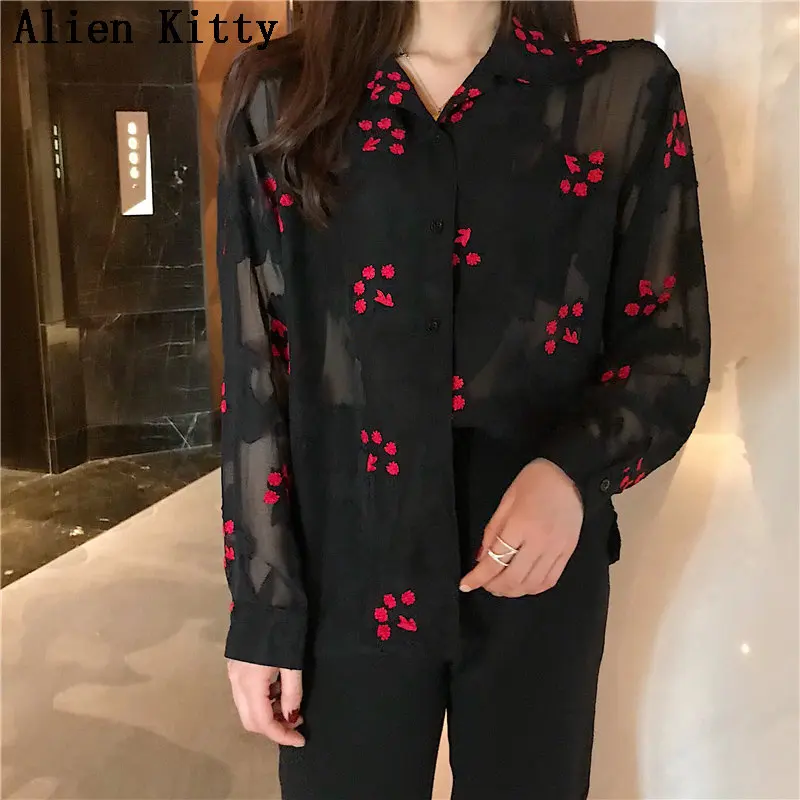 

Alien Kitty Hot Print Light Elegant Fresh Simple New Lazy Style Female Turn Down Collar Sweet Casual Fashion Free Black Shirt