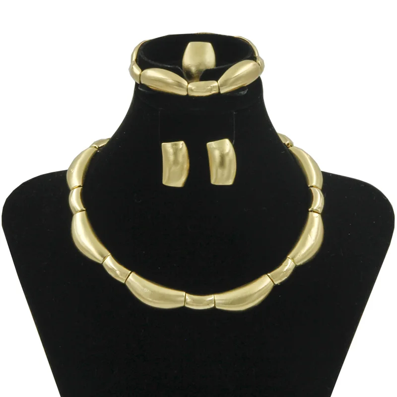 

2018 Fashion Charm Dubai Women's Jewelry Sets Necklace Earrings African Premium Wedding Accessories Gifts Jewelry