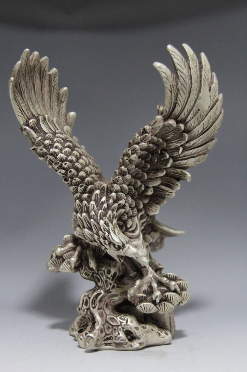 

Decorated Old Handwork Tibet Silver Carve Eagle Dapeng wing Statue wholesale Cheap Decoration 100% real Tibetan Silver Brass