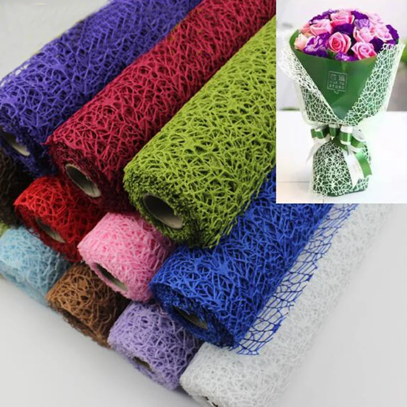 Упаковка букета в бумагу. Как называется бумага для упаковки цветов. Материал для упаковки цветов. Упаковка цветов в бумагу. Упаковка цветов в бумагу.