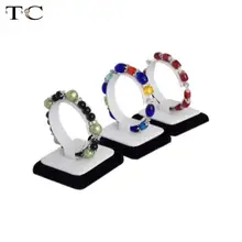 Горячее прибытие Бархат и кожаная стойка для украшений для браслета и браслета черный и белый PU кожаный держатель для часов стенд