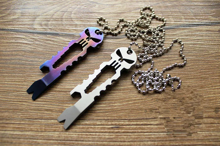 

Titanium TC4 Titanium Alloy EDC Skull Tools Keychain Screwdriver Crowbar Tools