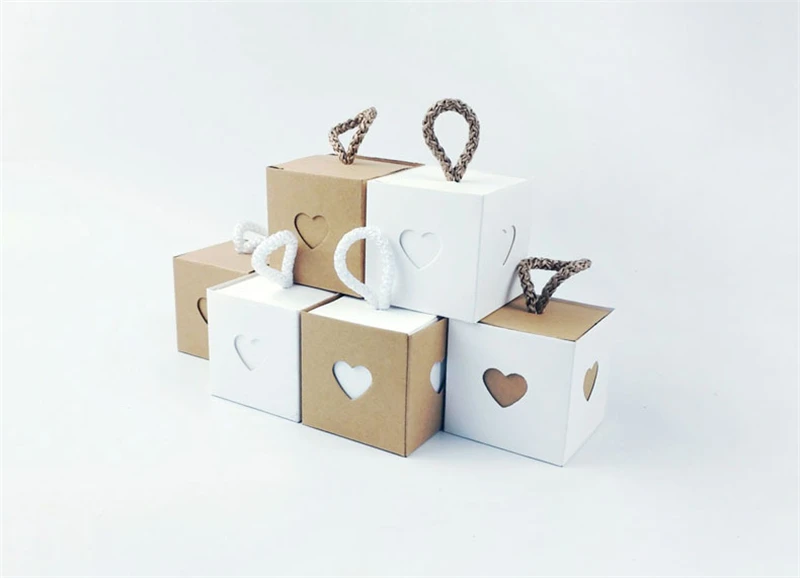 10407384668_769861152