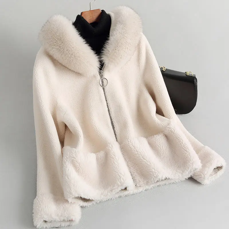 

2019 Winter Real Composite Lamb Fur Coat Women Genuine Wool Fur Coat/Jacket Faux Suede Leather Liner with Fox Fur Hood A169