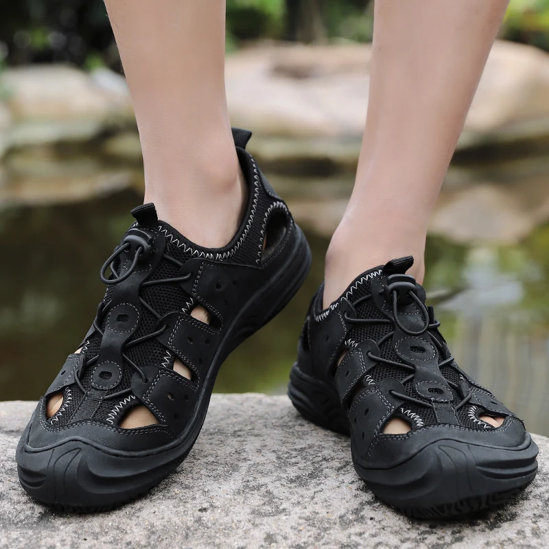 

Hole Shoes Men Shoes Male Cow Genuine Leather Sandals Summer Sandalias hombre Slippers Clogs Sandles New 2019 Mens Shoes