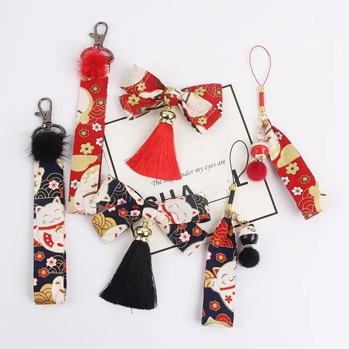 

Maneki Neko Lucky Cat Fat Plutus Cat Pompom Pom poms Keychain Women Fur Trinket Metal Key Chains Car Bag Pendent D147