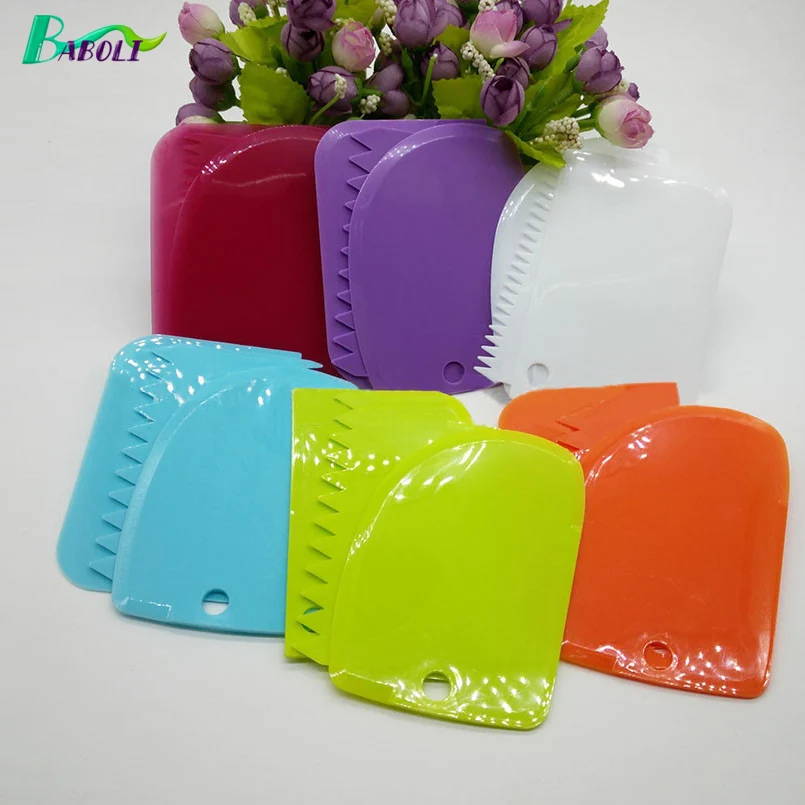 

3PCS/Set Multifunctional Plastic Scraper Irregular Teeth Edge DIY Cake Pizza Dough Spatula Butter Knife Cutting Baking Tools