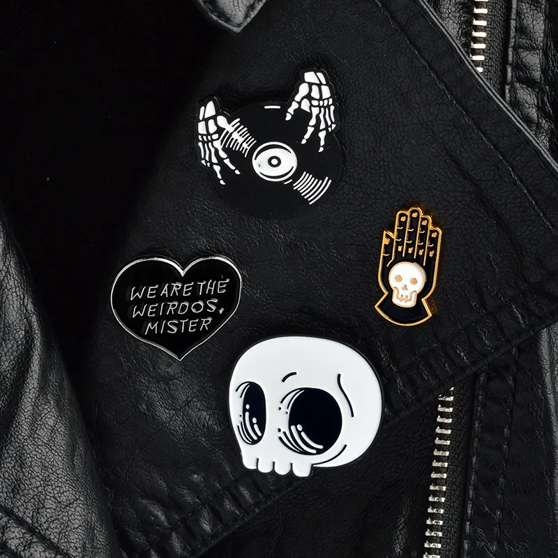 

Punk Sand Clock Skeleton Hand Coffin Skull Fish Tank Ghost Enamel Pin Brooches Halloween Pins Badges Gift Bag Shirt Collar Pin