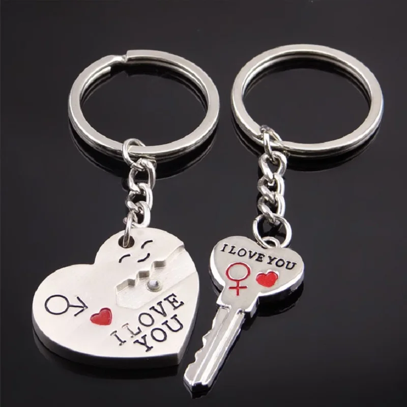 

MISANANRYNE Chic Smile Heart Key Shape Unusual Couples Keychain Keyring Keyfob Valentine's Day 1 Pair=2 pcs Lover Gift Heart Key