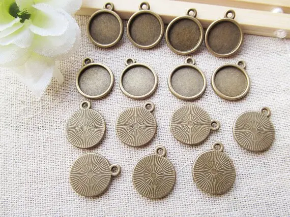 

30PCS Antique Bronze Frame Blank Pendant Charm Tray Round Cabochon Setting