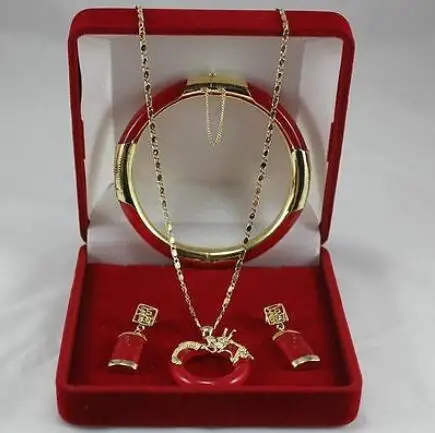 

Free Shipping >>new hot Beautiful Jade Circle dragon Pendant Necklace Earring Bracelet Set
