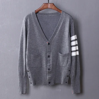 

New 2018 Man Luxury Winter gentleman Classic striped Knit Casual Sweaters pullovers Asian Plug Size High quality Drake #H