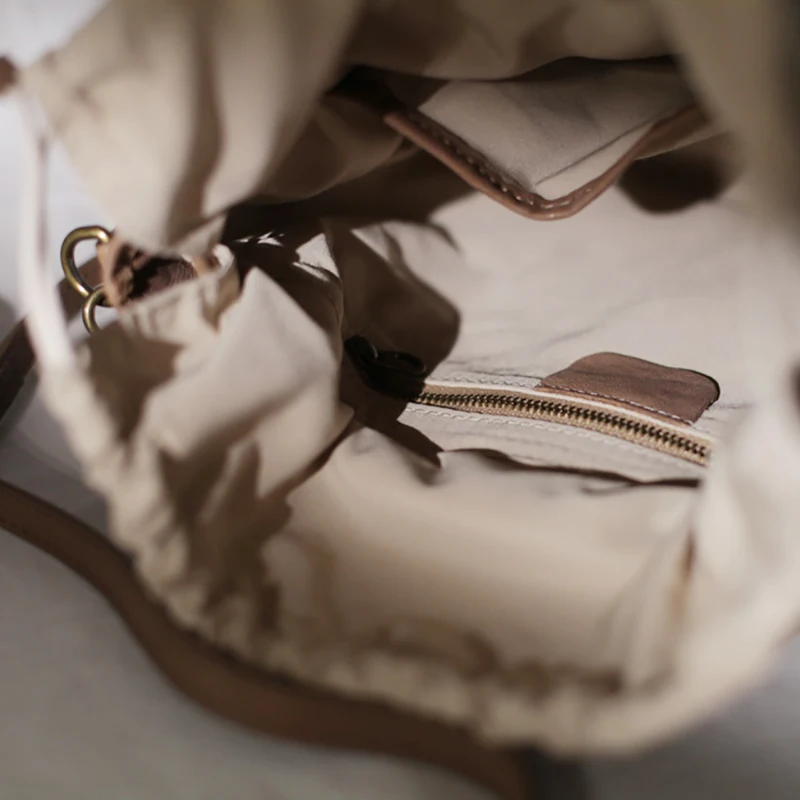 AETOO Soft leather retro DrawString bucket bag, large capacity super fire crossbody bag, new real sheepskin woman bag