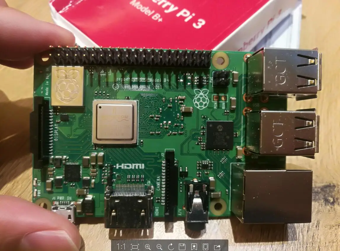 

Raspberry Pie 3B+ Supports 5GHz Wi-Fi and Bluetooth 4.2 Delivery Case.