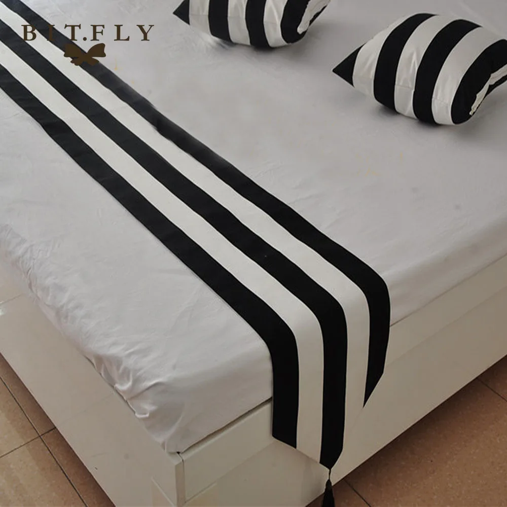

BIT.FLY 1pcs Table Runner Modern Black White Striped Pattern High Quality Runners Cover Decoration Party Wedding New Home