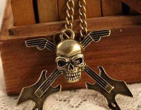 

2013 Hot Selling Free Shipping Skull And Crossbones Guitar Necklace N165