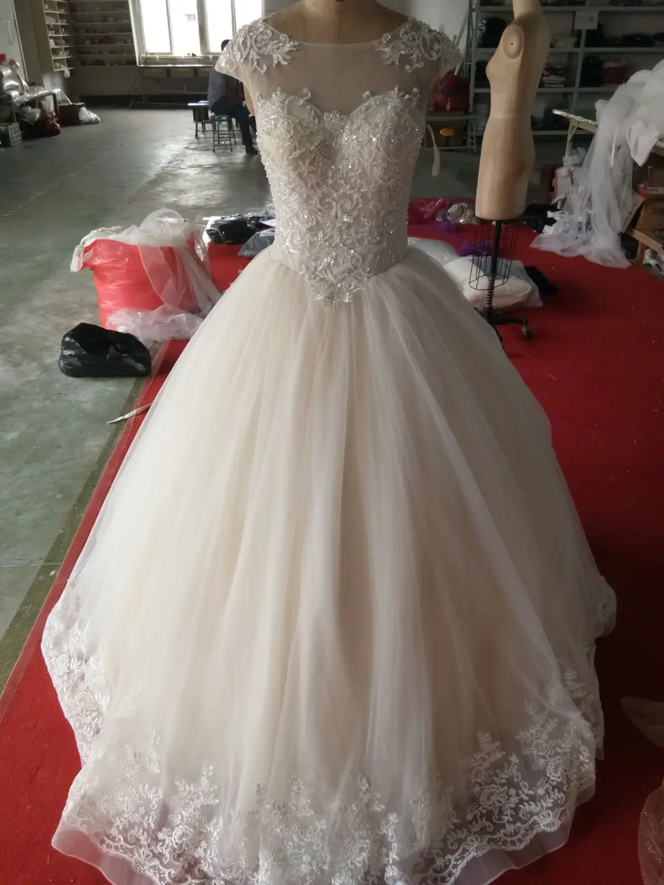 Buy Clearance Sexy short sleeves O neck Wedding Gowns