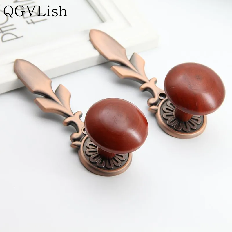 

QGVLish 2Pcs Europe Vintage Curtain Hooks Coat Hat Hanger Tiebacks Buckle Holdback Tassel Brush Holder Curtain Accessories Decor