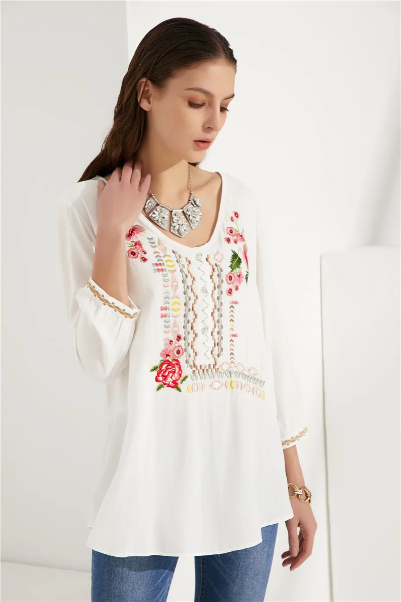 Новинка осени, модная женская блузка с цветочным принтом, повседневные топы на пуговицах с рукавом 3/4 и v-образным вырезом, рубашка с вышивкой - Цвет: White