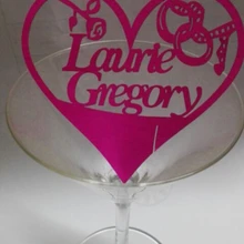 Малиновый персонализированные в форме сердца вина метки для бокалов Карты Индивидуальные имена для свадьбы, помолвки сопровождение стол имя номер карты