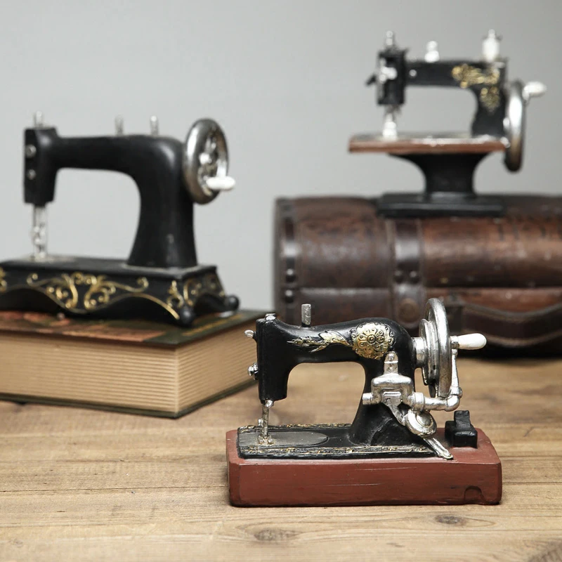 

Retro do old Sewing Machine sitting room Decoration Resin Crafts furnishing articles bar shop Cafe decoration