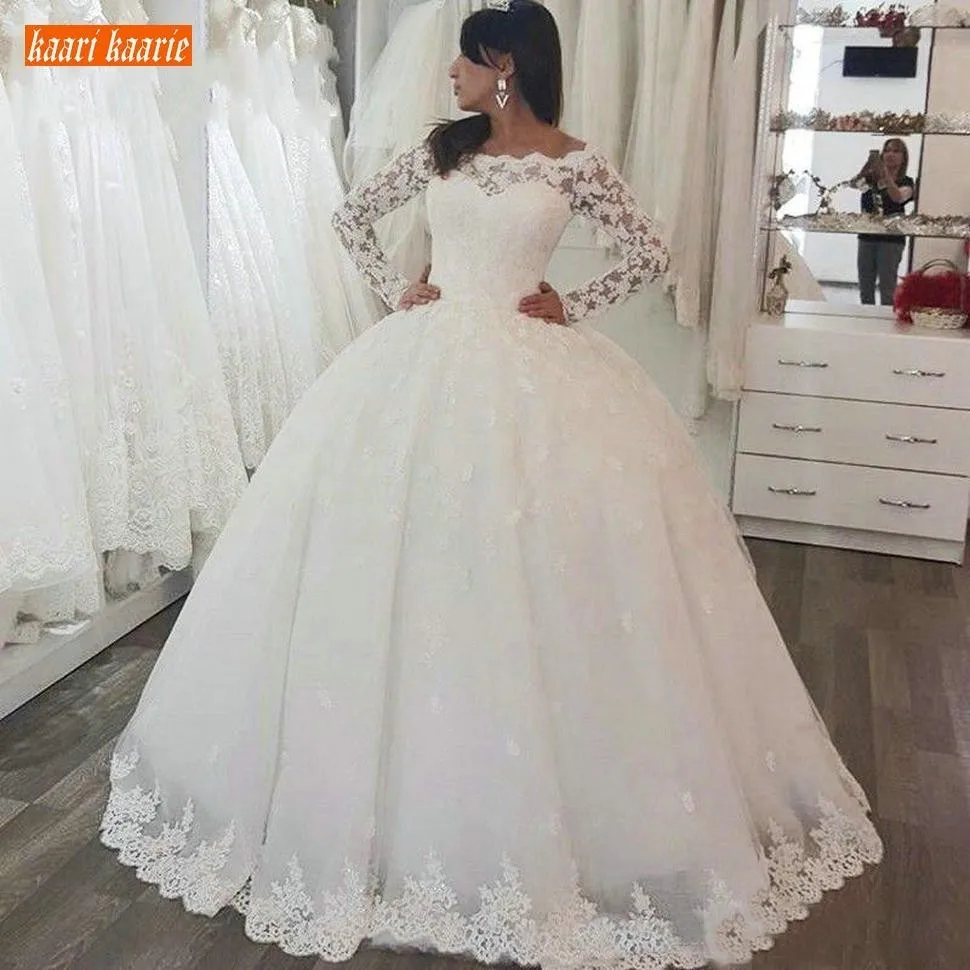 

Vintage Long Sleeve Wedding Dresses White Lace Button Floor Length Bridal Gowns Arabic Women Boat Neck Customized Wedding Dress
