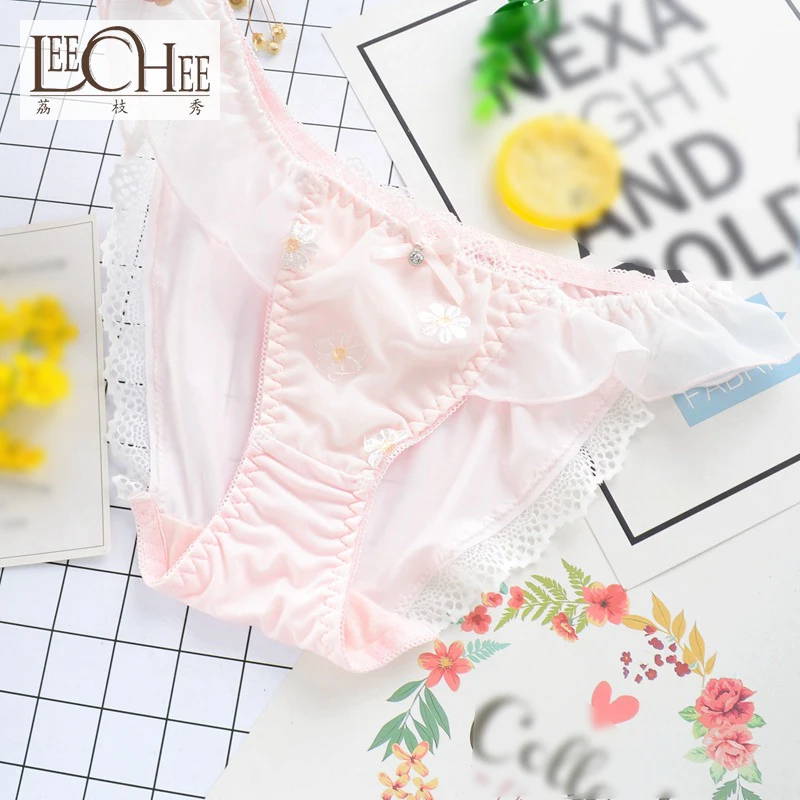 

Girl wind Japanese new small flower embroidery flying milk silk student briefs ladies underwear JF1008