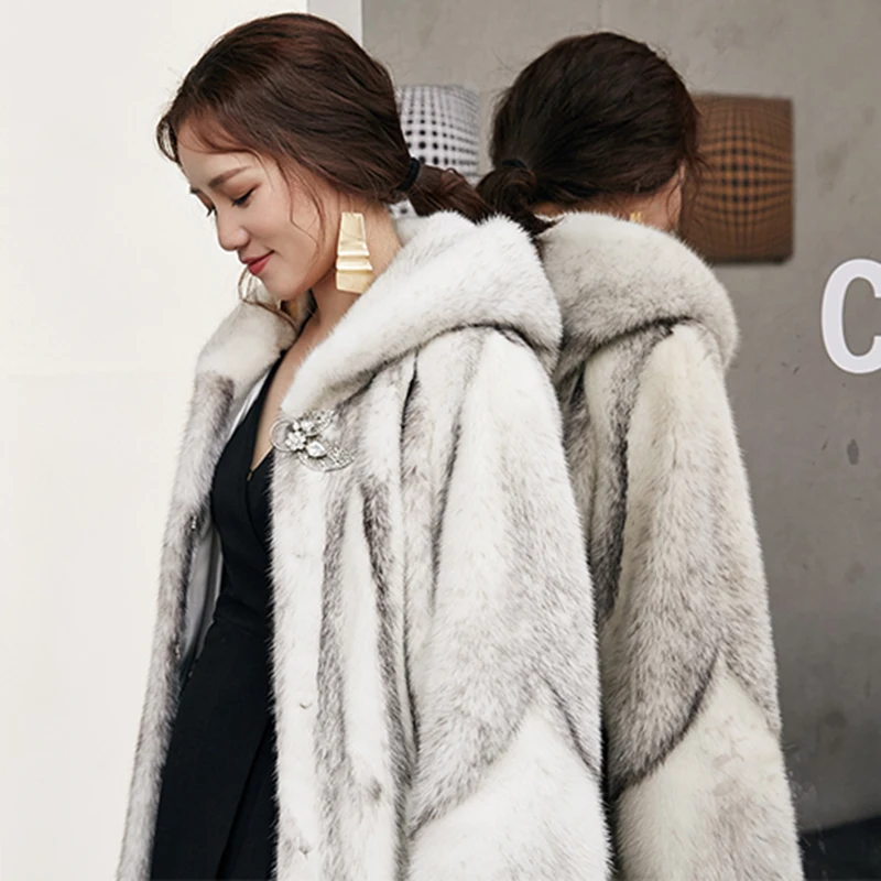 Женское вельветовое пальто M. Y. FANSTY зимнее из натурального меха с капюшоном три