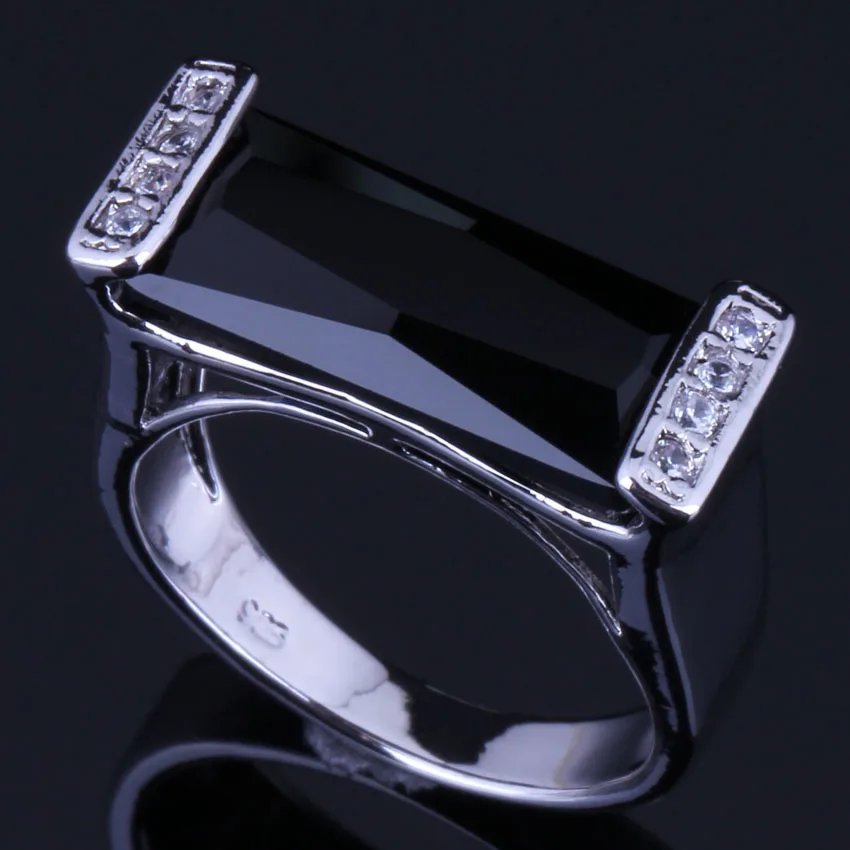 

Classy Rectangle Black Cubic Zirconia White CZ Silver Plated Ring V0652