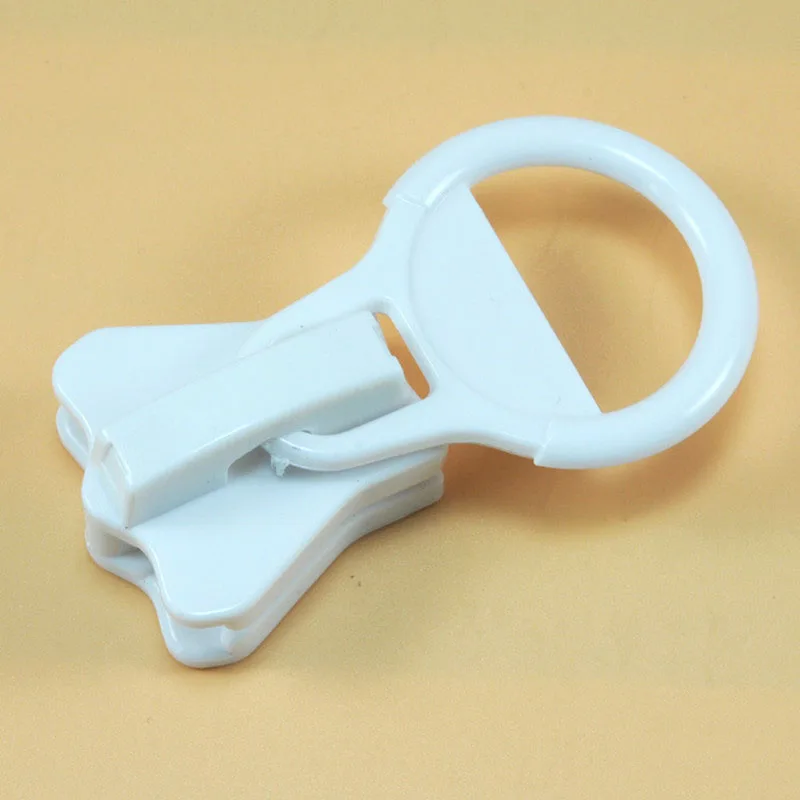 Curseur-Gros-De-Fermeture-Herramienta-Para-Abrir-Candado-5-pz-Meetee-20-Cerchio-di-Plastica-Zipper (1)