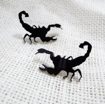 

Punk Fashion Black Acrylic Scorpion Studs earrings for Women Girls Hip Hop Jewelry party gifts Halloween Jewelry Cool Brincos
