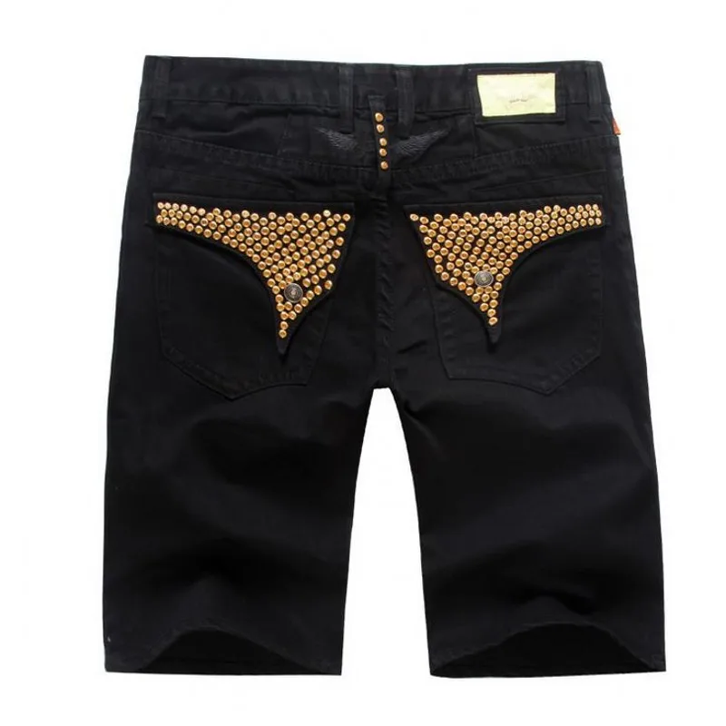 

Robin Jeans Hommes Black Shorts Inlay Rhinestone Studs Gold Wings Pendant Decorative Hommes Summer High Grade Brand Denim Shorts