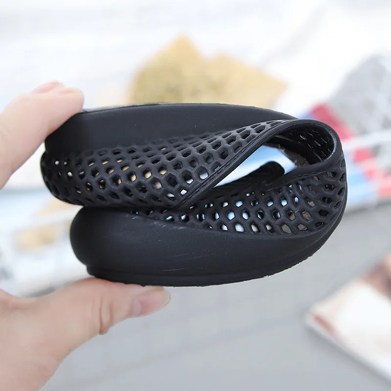 

2019 fashion wild round head casual breathable hollow hole soft bottom sandals waterproof non-slip rubber shoes beach travel sho