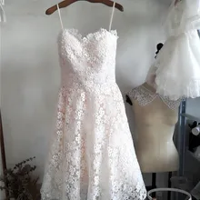 Без рукавов длиной до колена кружевное платье для выпускного вечера Короткие вечерние платья