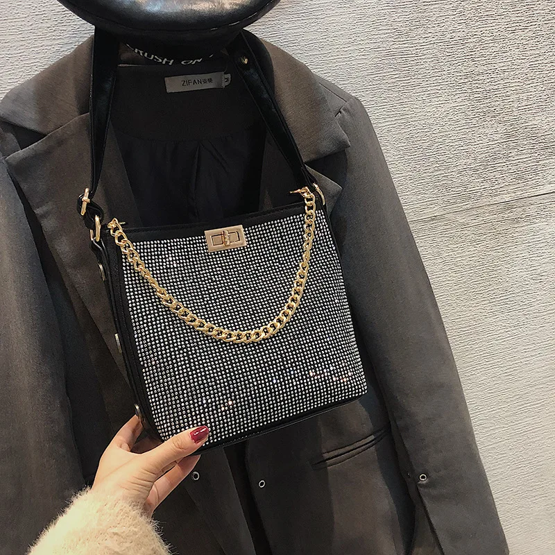 

2019 Brand New Bucket Bag LeisureDecoration Wide Shoulder Bag Shoulder Bag Messenger Bag Joker chain shoulder