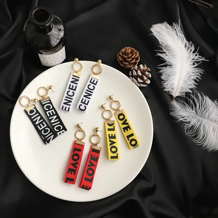 

2018 Fashion jewelry exaggerated long earrings wide needle love letter round double pendant earrings female elegant earrings