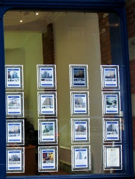 

Protrait A4 Cable Window Display Double Sided Acrylic Led Display for Real Estate Agency